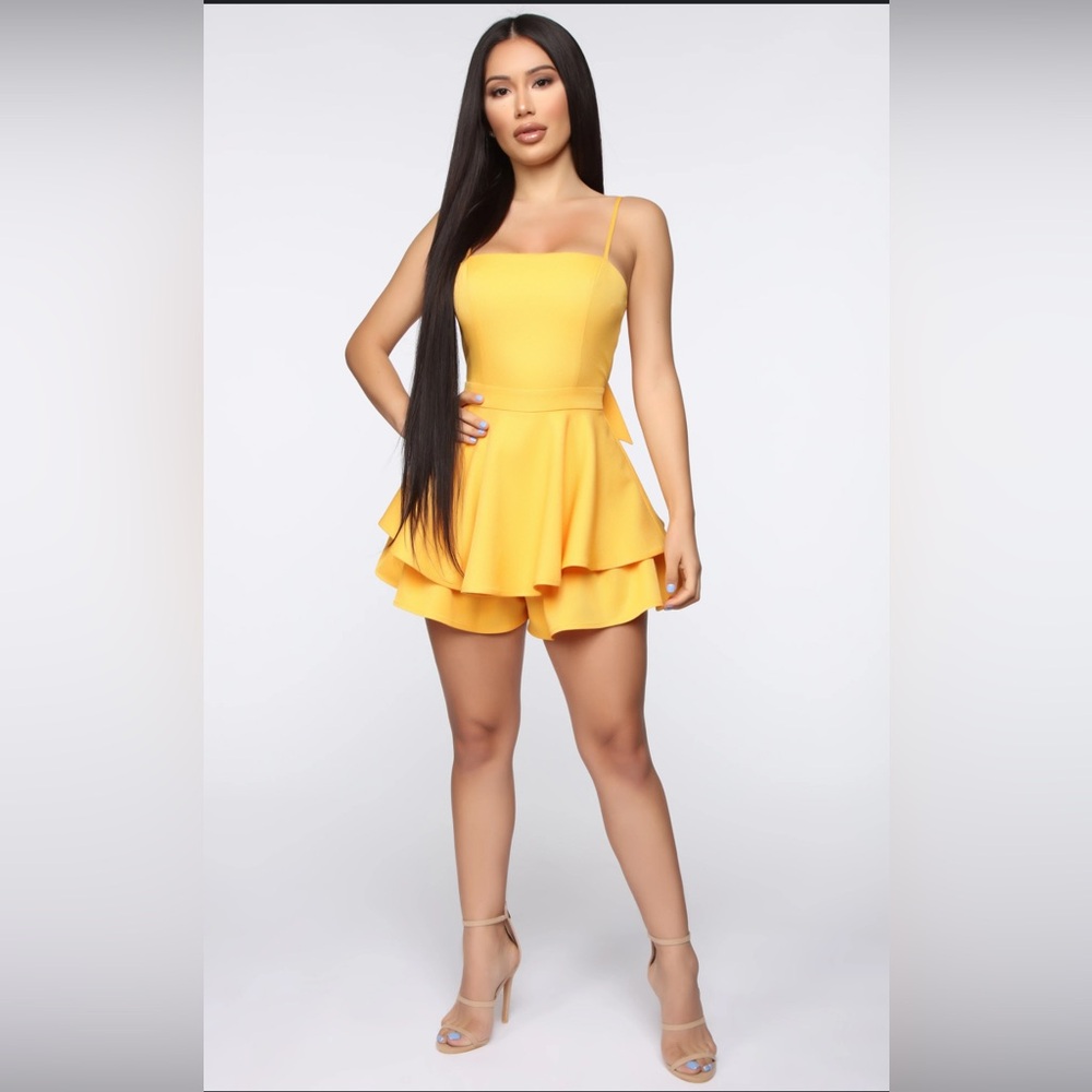 Pre-loved•Great condition• Fashion Nova• Romper• size L - Picture 1 of 7